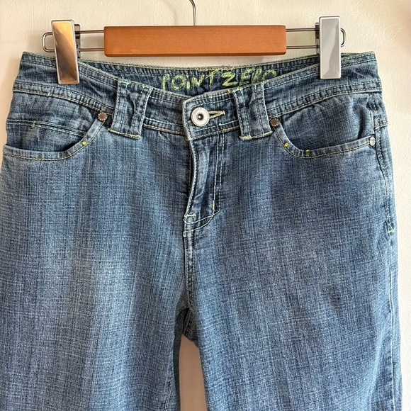 Y2K Point Zero Capri Jeans | Mid-Rise | Embroidered Cuffs - Picture 6 of 7